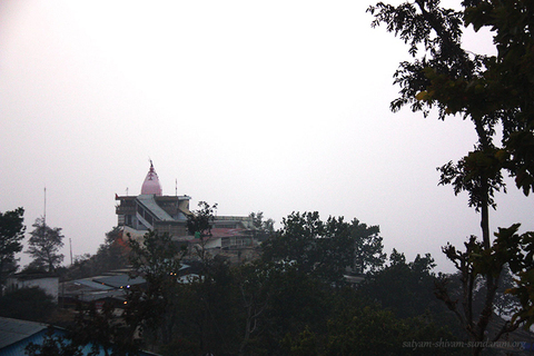 Харидвар. Вид на храм в горах