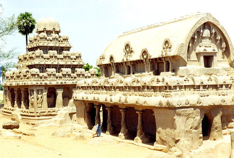 Памятники в городе Махабалипурам (штат Тамилнад)